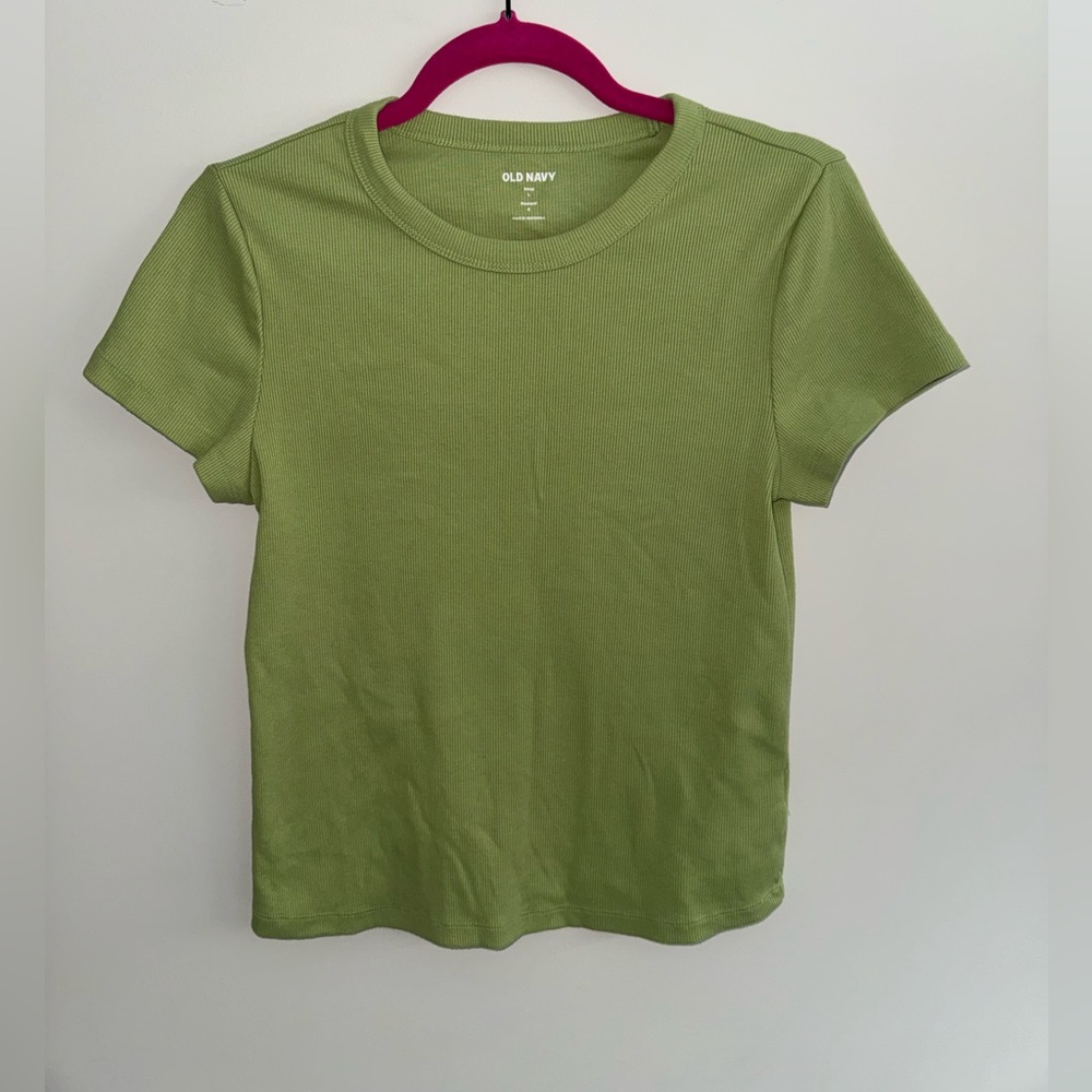 Fitted T-Shirt🍀💚